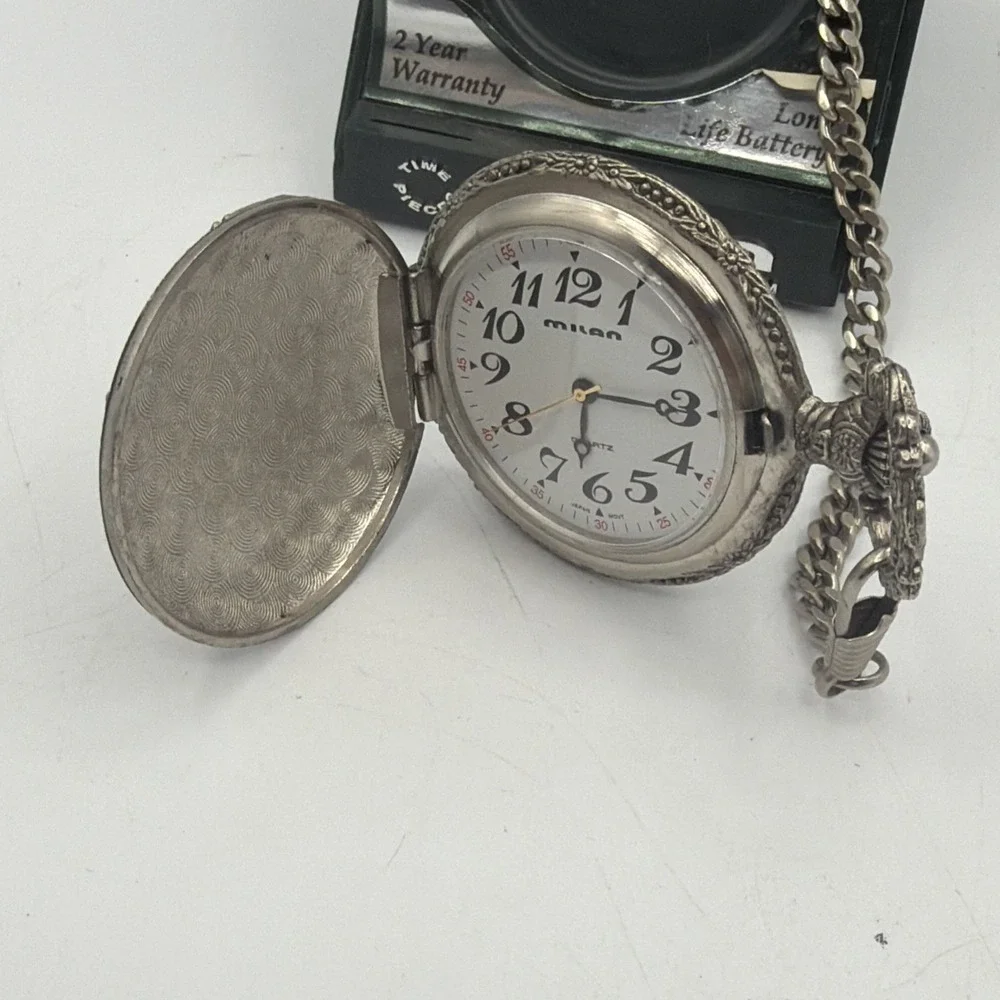 Milan Pocket Watch Bird Hunting Dog Theme Needs New Battery